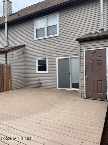 22 Forge Court, Jackson, NJ 08527