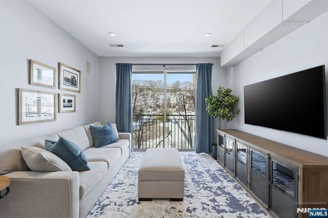 24 Ave At Port Imperial 230, West New York, NJ 07093