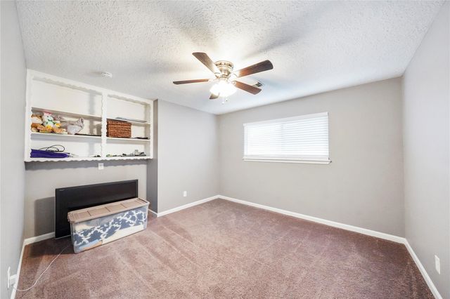 304 Old Bayou Drive, Dickinson, TX 77539