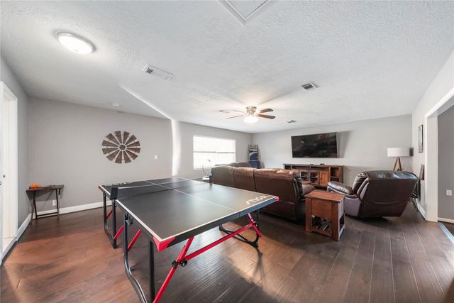 304 Old Bayou Drive, Dickinson, TX 77539