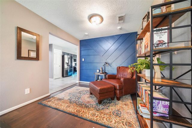 304 Old Bayou Drive, Dickinson, TX 77539