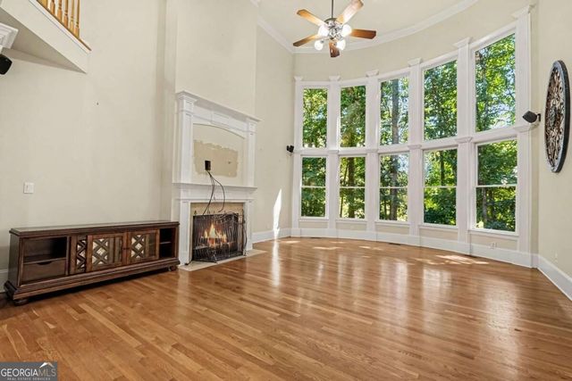 1395 Cresthaven Lane, Lawrenceville, GA 30043