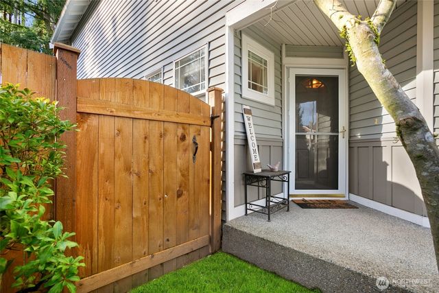 22833 SE 241st Place, Maple Valley, WA 98038