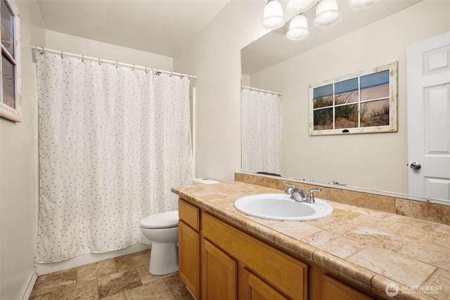 22833 SE 241st Place, Maple Valley, WA 98038