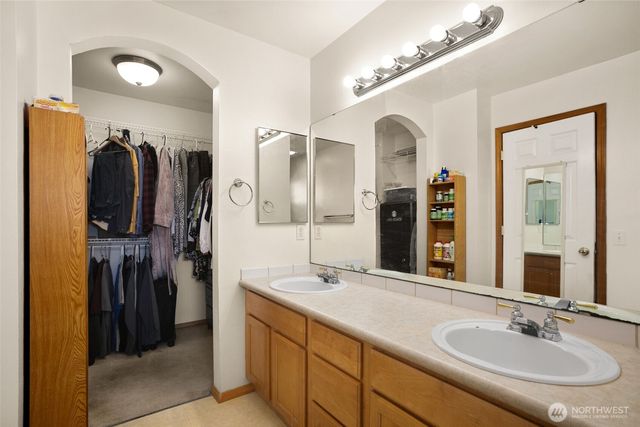 22833 SE 241st Place, Maple Valley, WA 98038