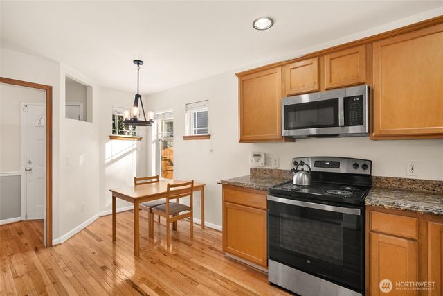 22833 SE 241st Place, Maple Valley, WA 98038