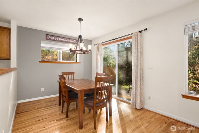 22833 SE 241st Place, Maple Valley, WA 98038