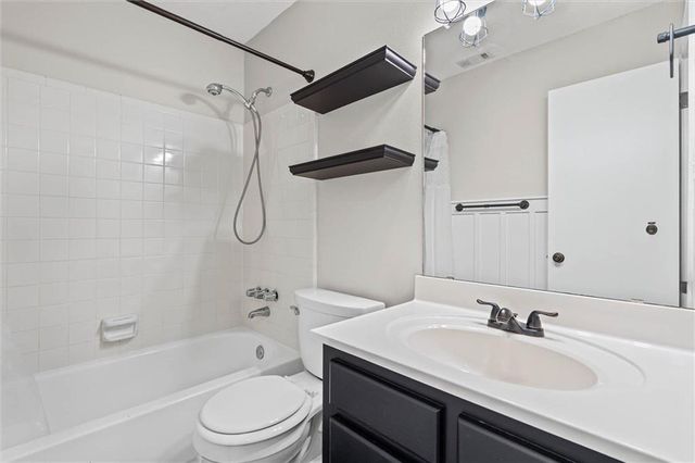 8731 Dutch Valley Court, Mobile, AL 36695