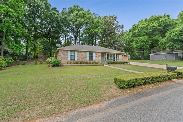 8731 Dutch Valley Court, Mobile, AL 36695