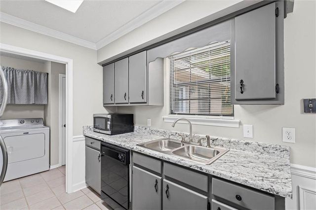 8731 Dutch Valley Court, Mobile, AL 36695