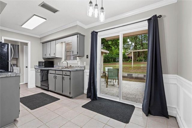 8731 Dutch Valley Court, Mobile, AL 36695