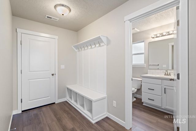 10776 Armuth St, Caldwell, ID 83605