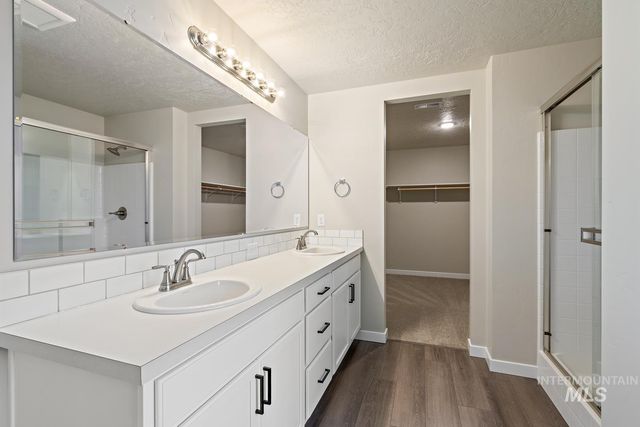 10776 Armuth St, Caldwell, ID 83605