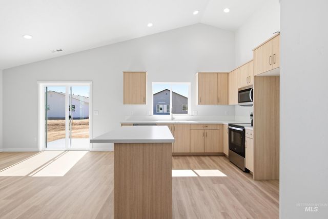 7098 E Kilkenny Ct, Nampa, ID 83687