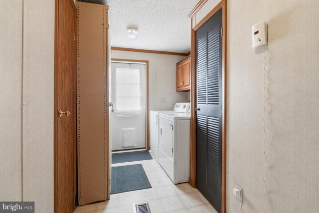 430 CLOVER LN, Hanover, PA 17331