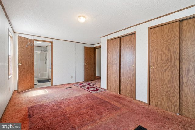 430 CLOVER LN, Hanover, PA 17331