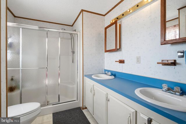 430 CLOVER LN, Hanover, PA 17331