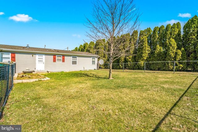 430 CLOVER LN, Hanover, PA 17331