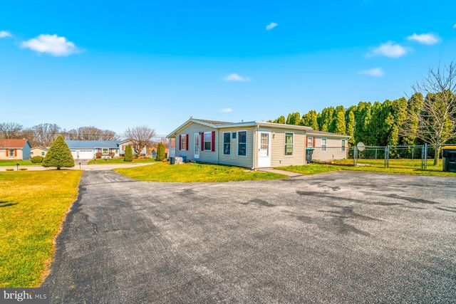 430 CLOVER LN, Hanover, PA 17331