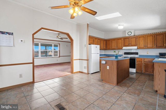 430 CLOVER LN, Hanover, PA 17331