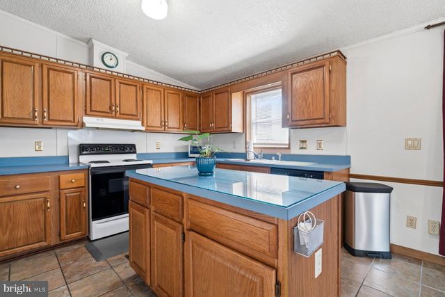 430 CLOVER LN, Hanover, PA 17331
