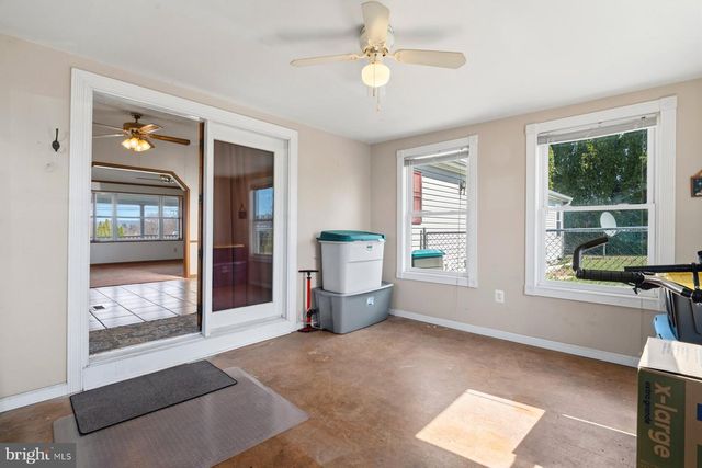 430 CLOVER LN, Hanover, PA 17331