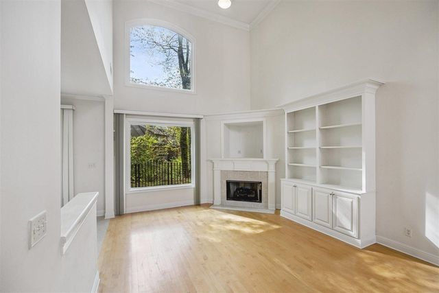 1073 HUMPHREY OAKS CIR, Memphis, TN 38120