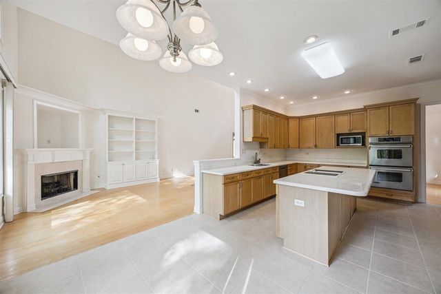 1073 HUMPHREY OAKS CIR, Memphis, TN 38120