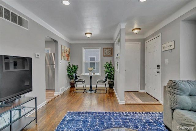 3774 GREENFIELD Road, Berkley, MI 48072