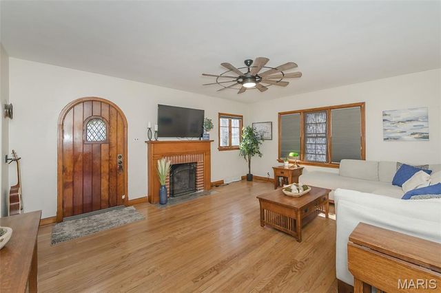 626 Tompkins Street, St Charles, MO 63301