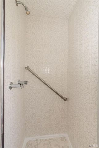 626 Tompkins Street, St Charles, MO 63301