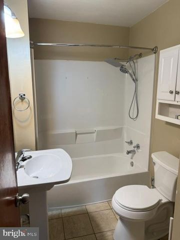 1807 GRAYWELL RD, Wilmington, DE 19803