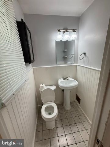 1807 GRAYWELL RD, Wilmington, DE 19803