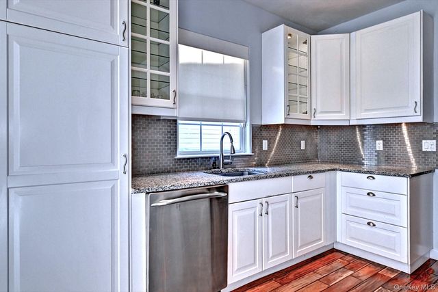 530 Leisure Drive, Ridge, NY 11961