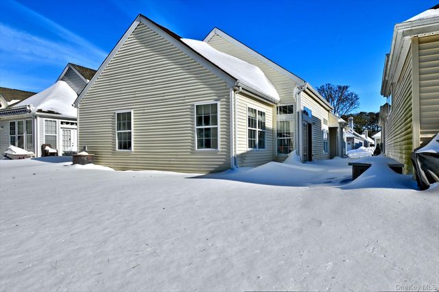 530 Leisure Drive, Ridge, NY 11961