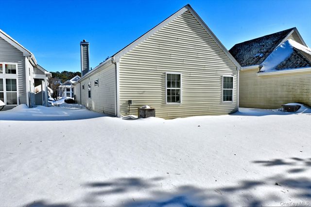 530 Leisure Drive, Ridge, NY 11961