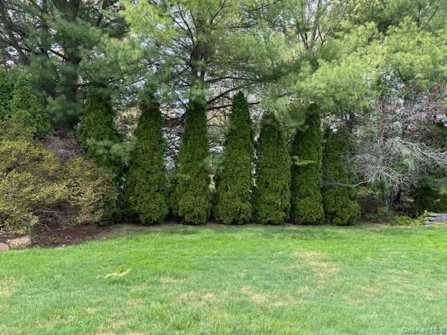 530 Leisure Drive, Ridge, NY 11961