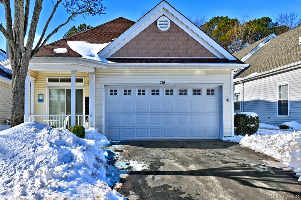 530 Leisure Drive, Ridge, NY 11961