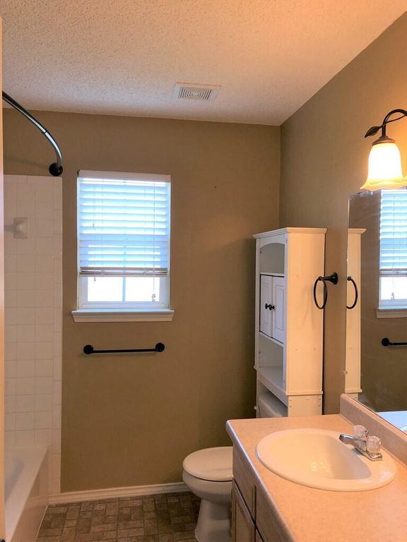 Image 11 of property listing at 1218 George Lane, San Angelo, TX 76905