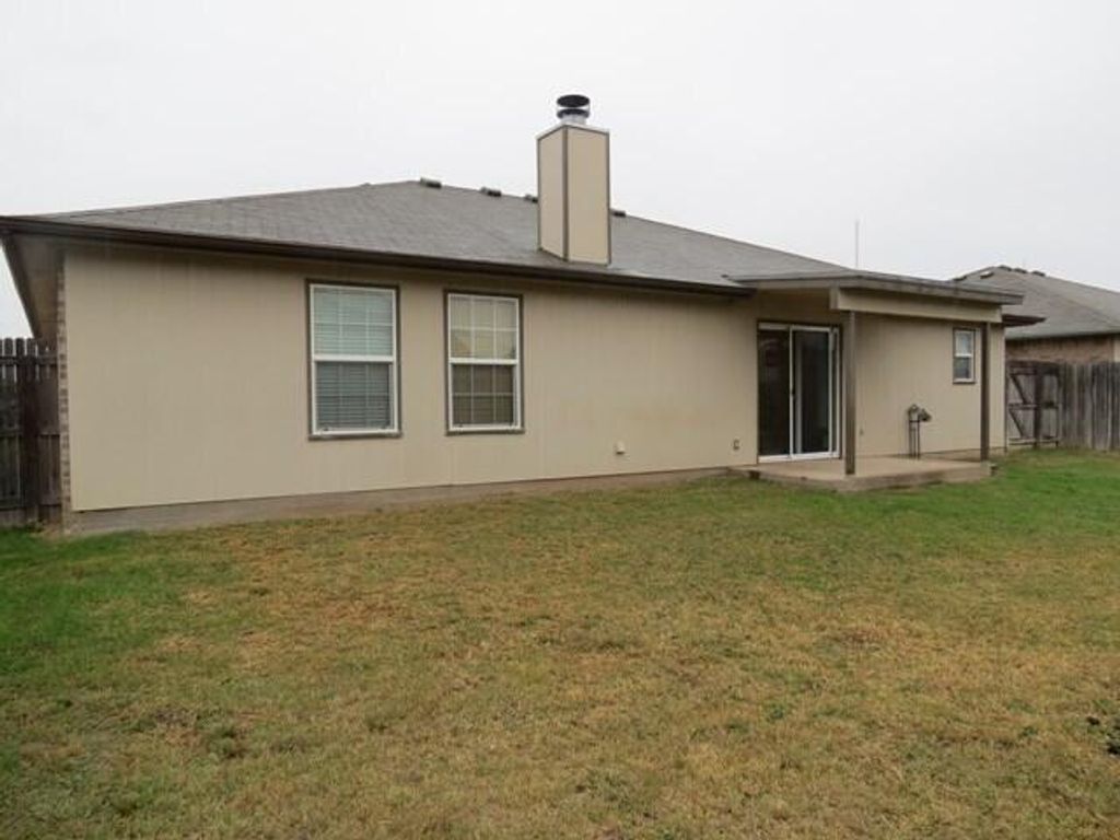 Image 5 of property listing at 1218 George Lane, San Angelo, TX 76905