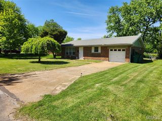 817 Lebon Drive, St Louis, MO 63137