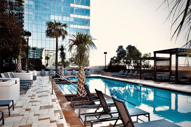 360 Nueces ST 913, Austin, TX 78701