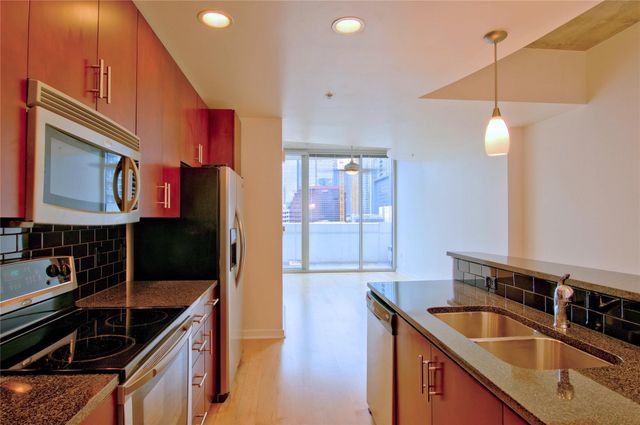 360 Nueces ST 913, Austin, TX 78701