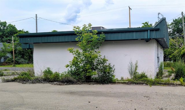 2610 Davison Road, Flint, MI 48506