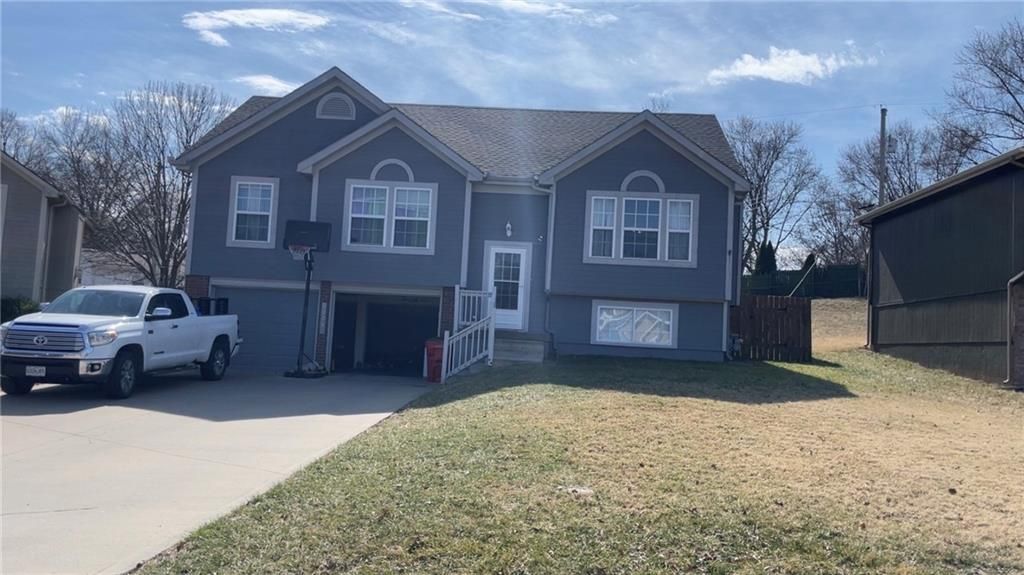 18609 E Bundschu Place, Independence, MO 64056