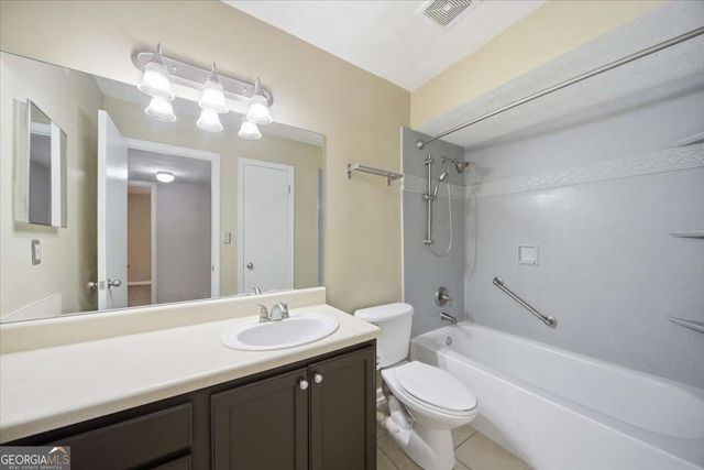 3120 SEVEN PINES Court 205, Atlanta, GA 30339