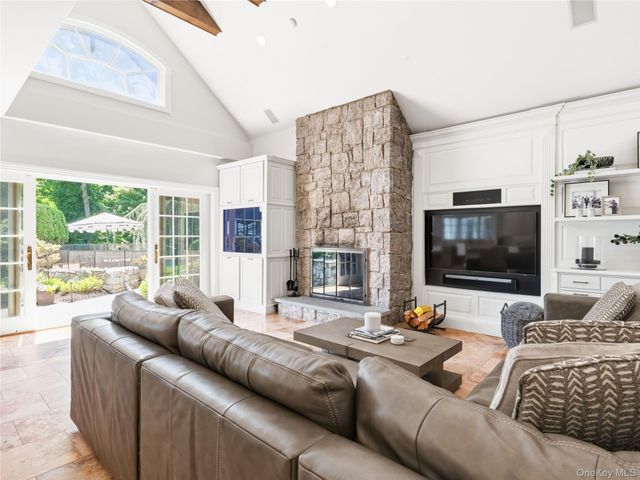 91 Woodhollow Court, Muttontown, NY 11791