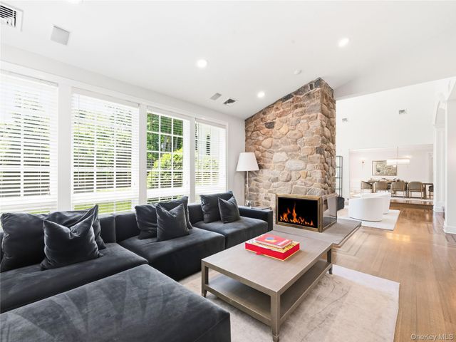 91 Woodhollow Court, Muttontown, NY 11791