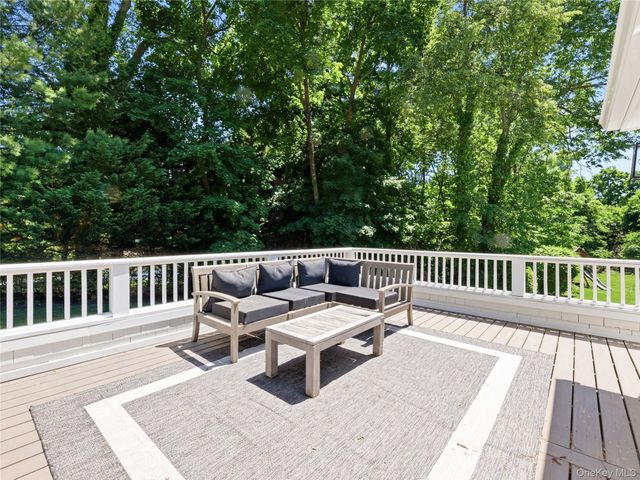 91 Woodhollow Court, Muttontown, NY 11791