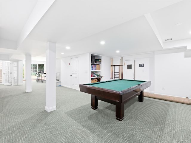 91 Woodhollow Court, Muttontown, NY 11791